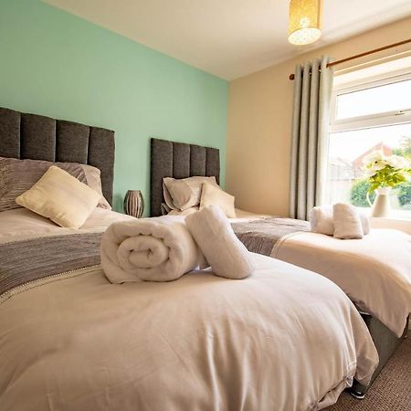 3-Bedroom House With Garden, Conservatory, In Centre Of Worcester Dış mekan fotoğraf