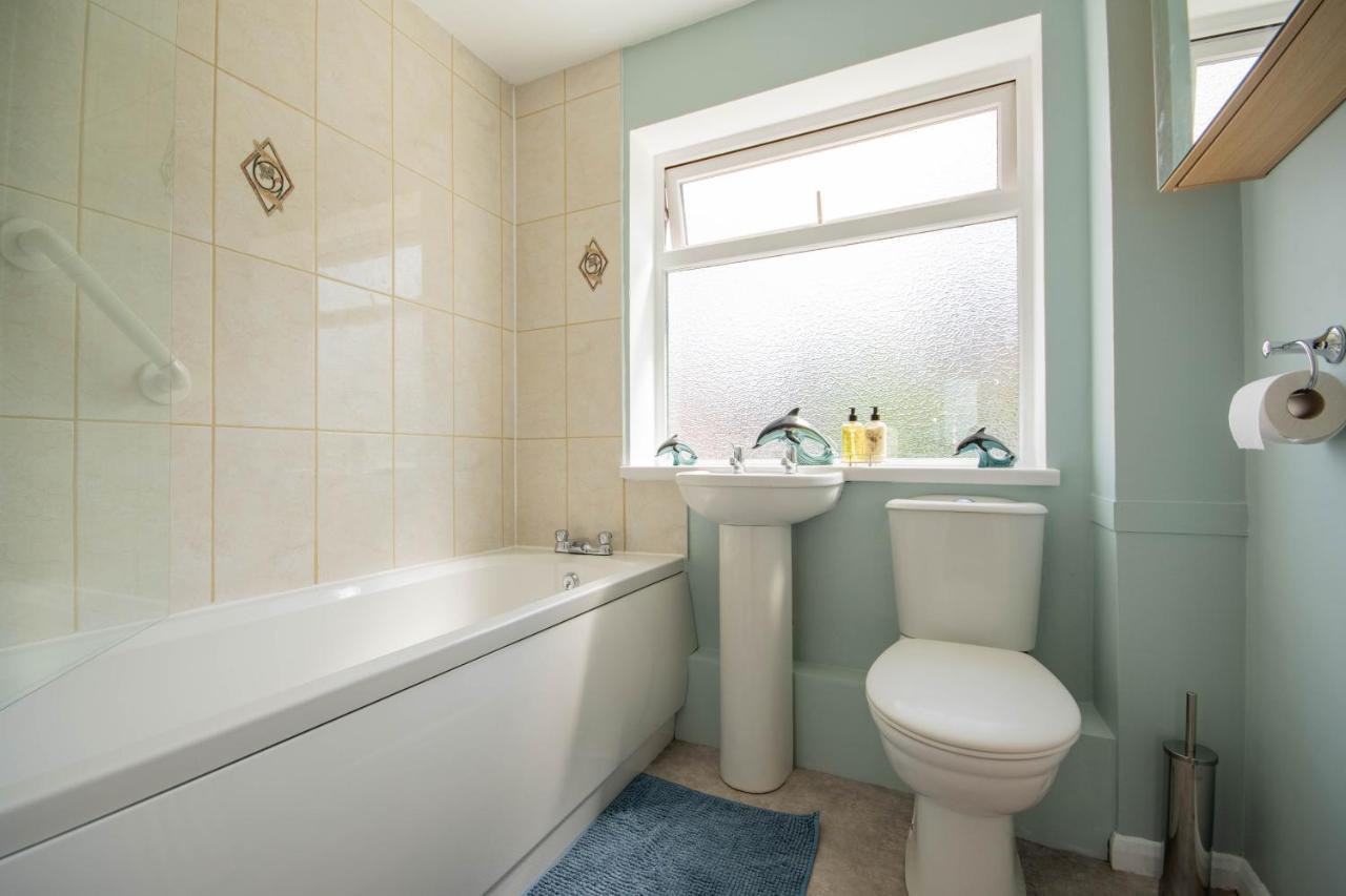 3-Bedroom House With Garden, Conservatory, In Centre Of Worcester Dış mekan fotoğraf