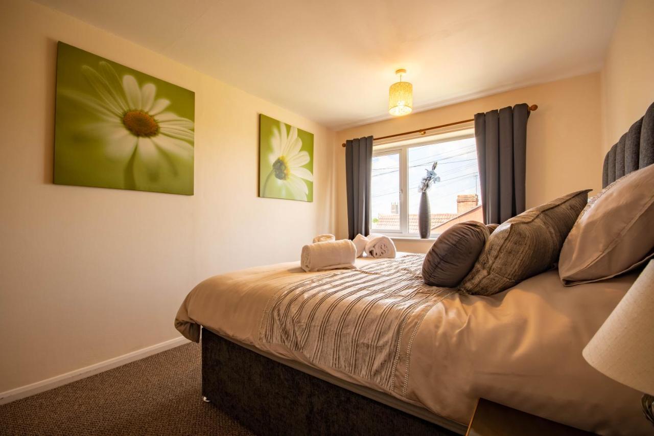 3-Bedroom House With Garden, Conservatory, In Centre Of Worcester Dış mekan fotoğraf
