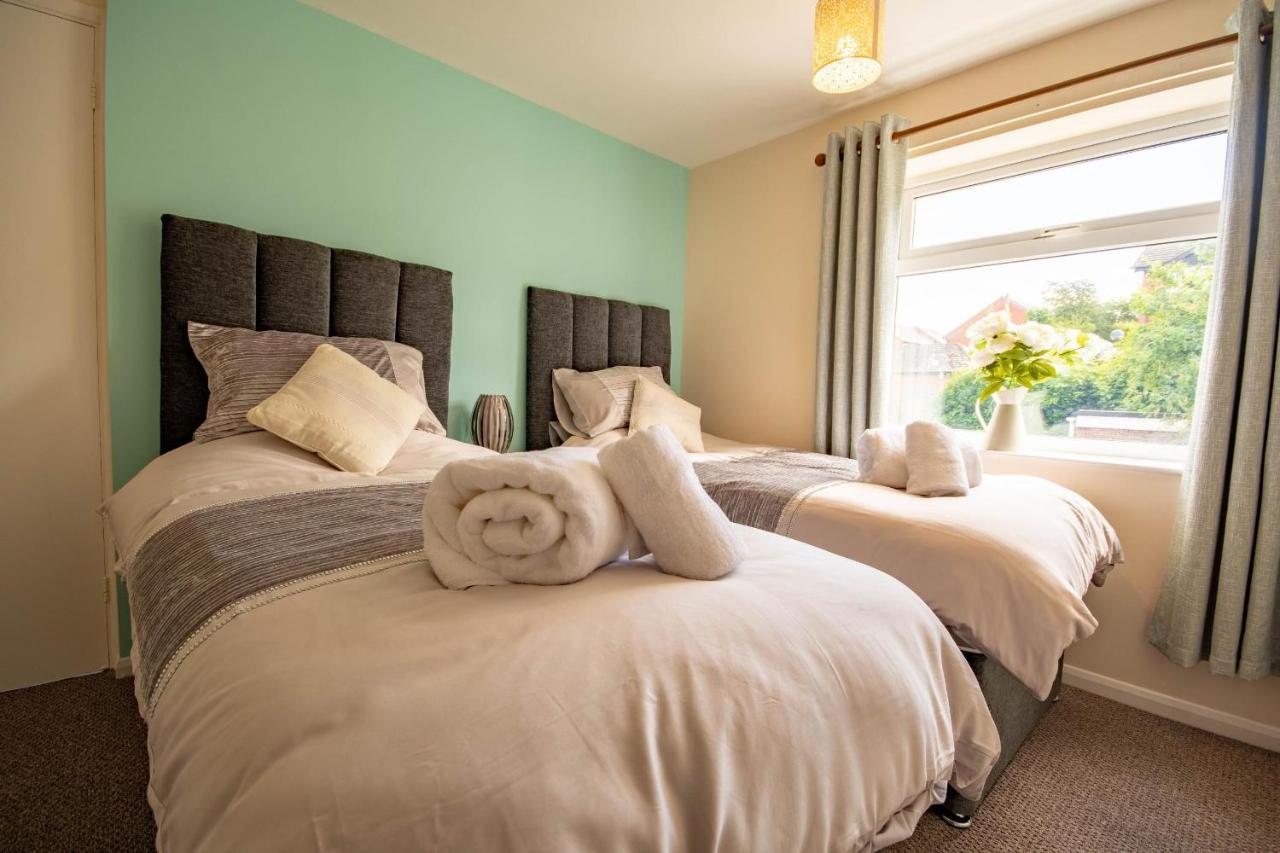 3-Bedroom House With Garden, Conservatory, In Centre Of Worcester Dış mekan fotoğraf