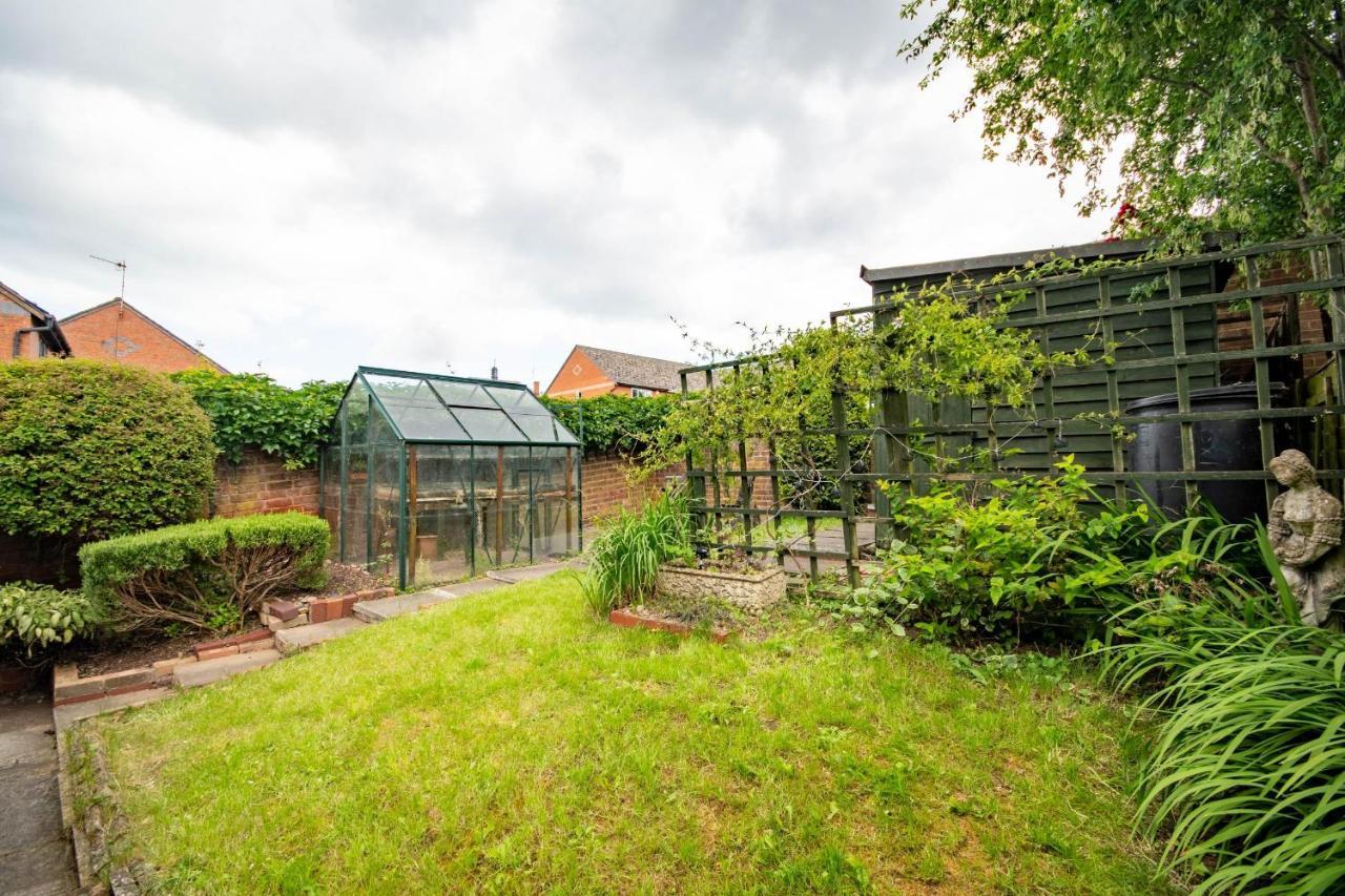 3-Bedroom House With Garden, Conservatory, In Centre Of Worcester Dış mekan fotoğraf
